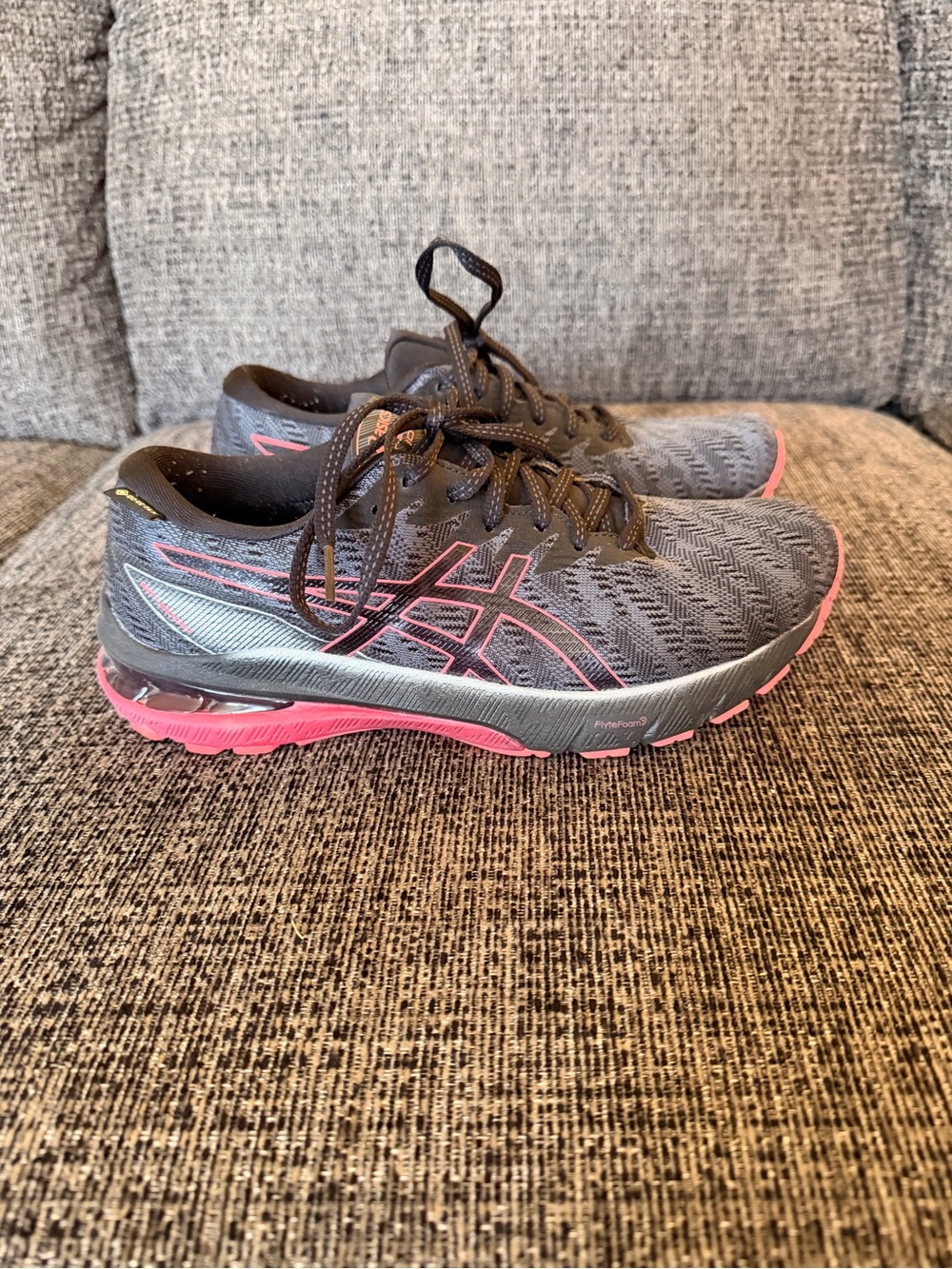 ASICS GT-2000 10 Running Shoes